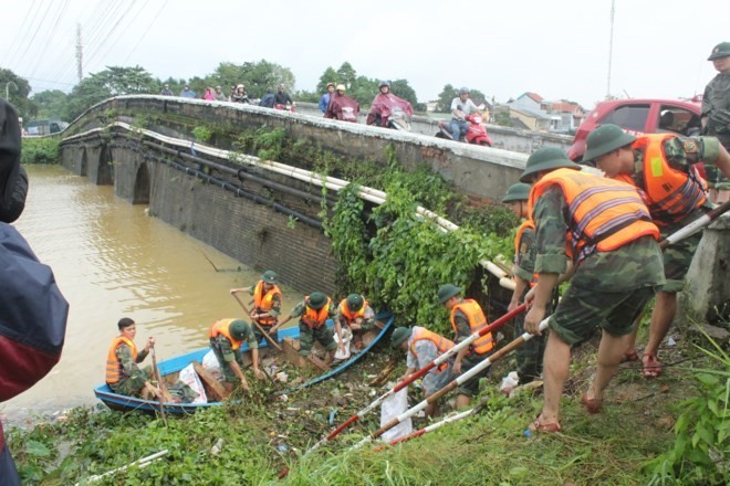 Damrey typhoon victims stabilize their lives, production  - ảnh 2