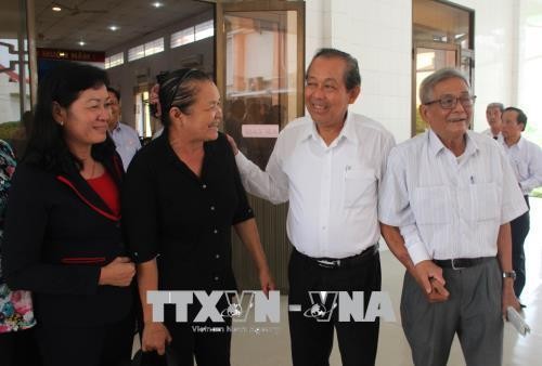   Deputy PM Truong Hoa Binh meets voters in Long An - ảnh 1