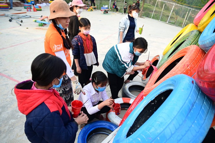 “Playgrounds for Integration” bring joy to children with disabilities  - ảnh 1