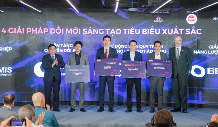 Borderless Innovation Award at Vietnam Innovation Challenge 2023