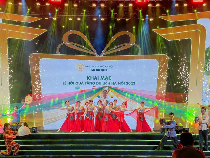 Hanoi Gift Tourism Festival 2023 opens  - ảnh 1