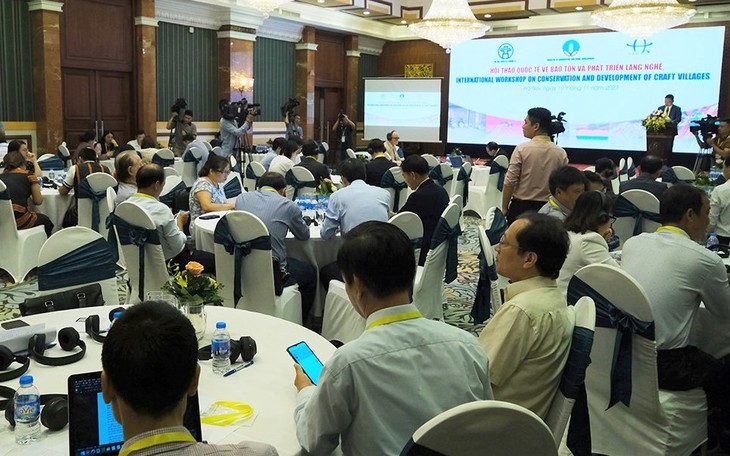 Craft villages urged to increase digital application  - ảnh 1