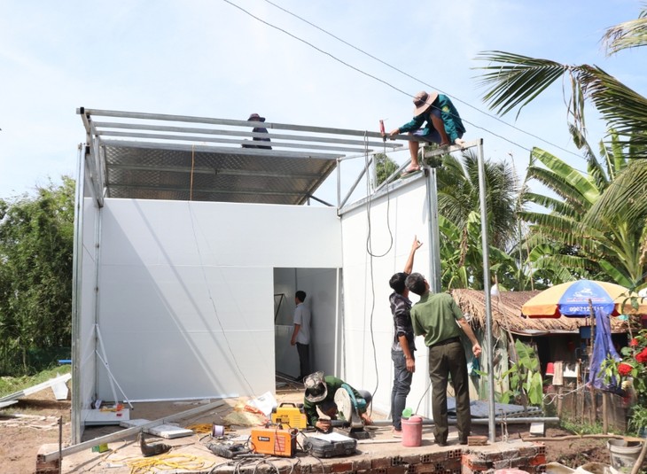 Soc Trang province, Public Security Ministry join hands to build houses for the poor - ảnh 3