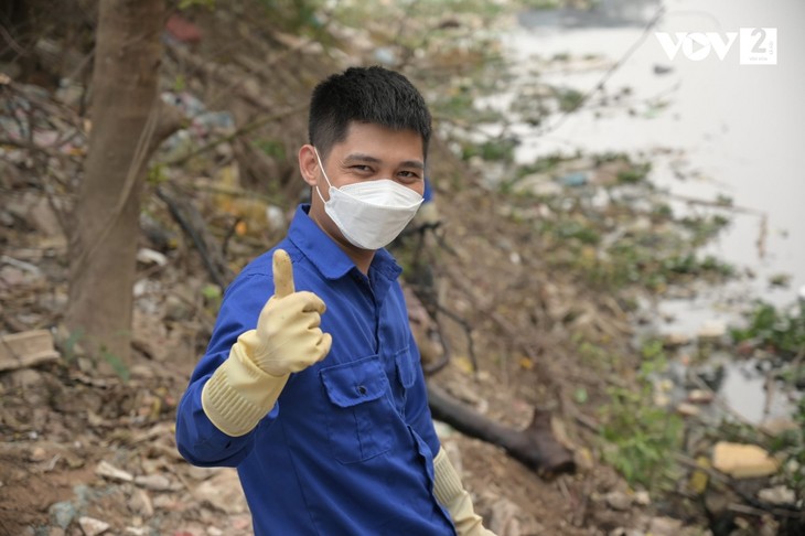 Green Hanoi honored with National Volunteer Award for reviving Hanoi rivers  - ảnh 2