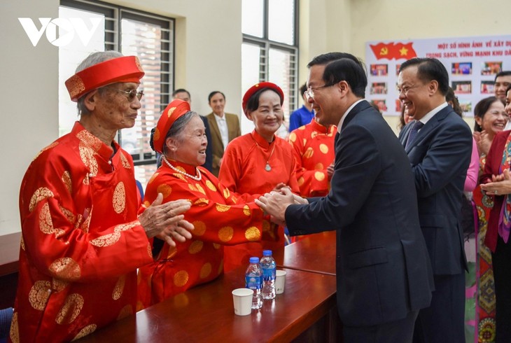 State President offers incense to ancient king - ảnh 2