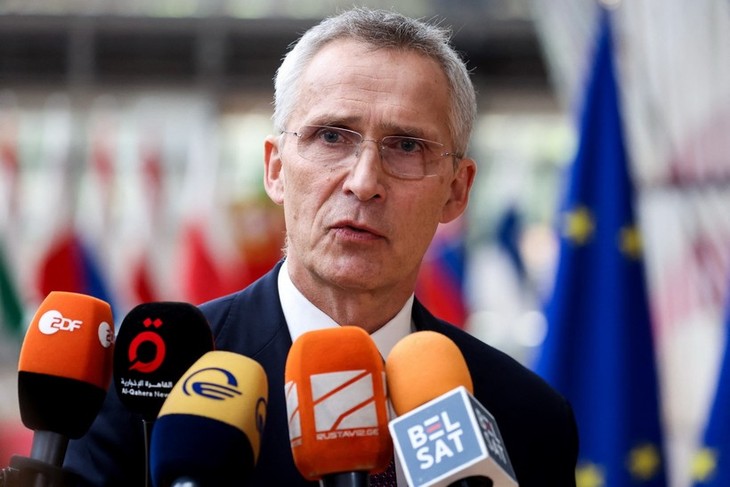 NATO confirms no plans for combat presence in Ukraine - ảnh 1