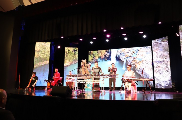 Vietnam’s central highland music entertains Australian audiences  - ảnh 1