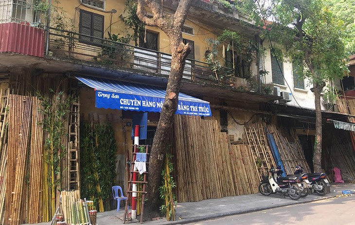 The story of bamboo street in downtown Hanoi - ảnh 1