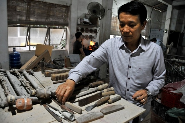 Thuy Ung, the only horn carving village in northern Vietnam - ảnh 1