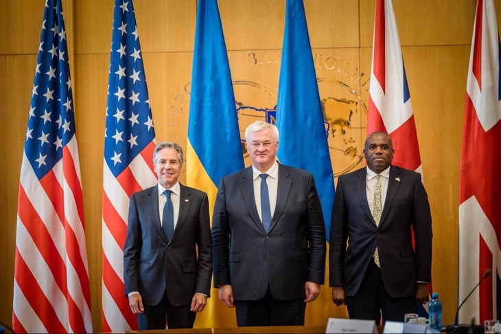 US, UK top diplomats commit continued support for Ukraine - ảnh 1