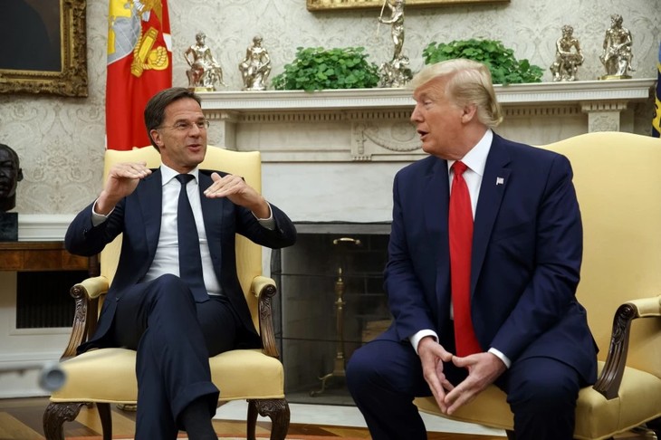 NATO chief Rutte meets Trump in Florida for talks on global issues - ảnh 1