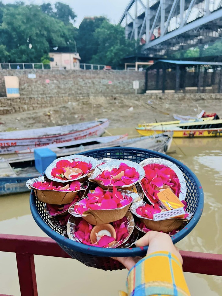 Life on the banks of the Ganges River - ảnh 3