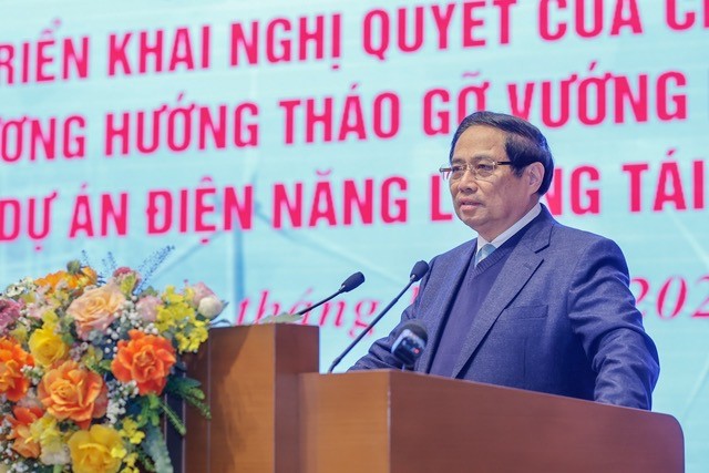 PM asks for removal of obstacles for renewable energy projects   - ảnh 1