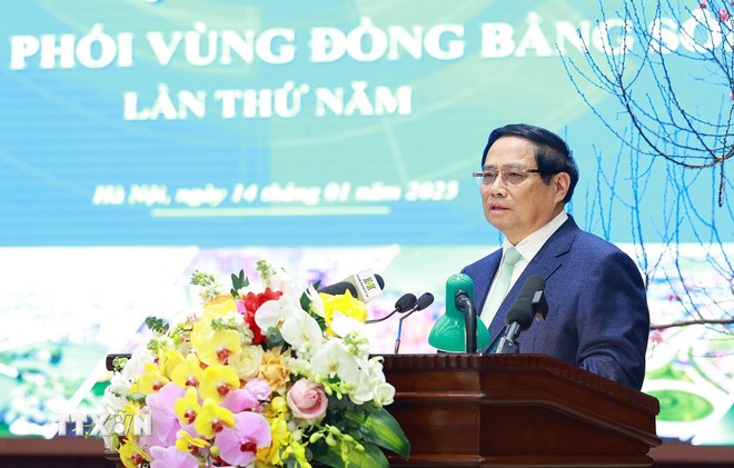 PM requests double-digit growth for Red River Delta - ảnh 1