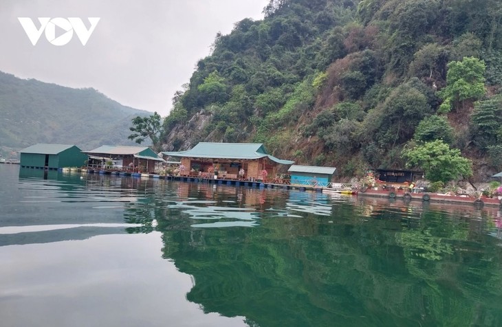 Hoa Binh province combines tourism and farm production - ảnh 1