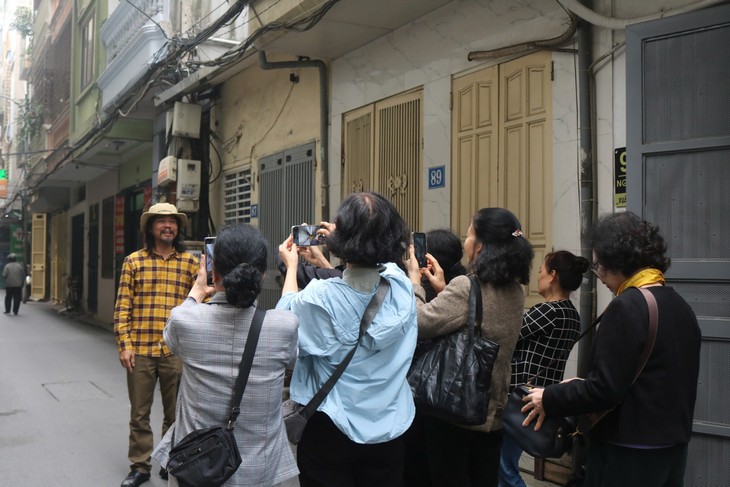 Some of the elderly are trying to keep up with digital transformation - ảnh 3