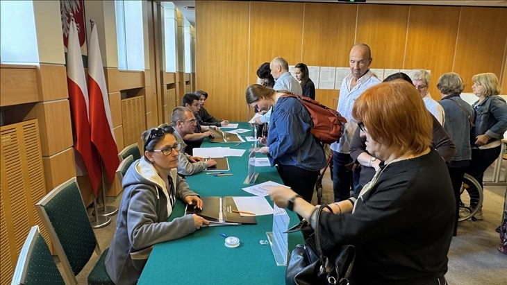 Karol Nawrocki wins Poland's presidential election  - ảnh 1