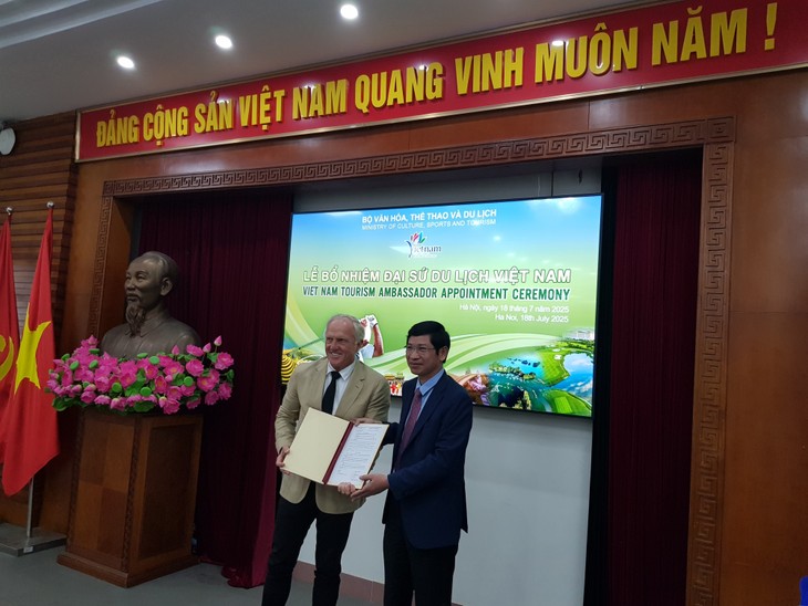 Golf legend Greg Norman re-appointed Vietnam Tourism Ambassador - ảnh 1