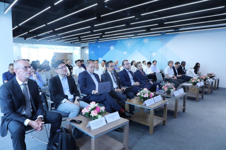 Vietnam, UK have potential for semiconductor collaboration: British Ambassador - ảnh 2