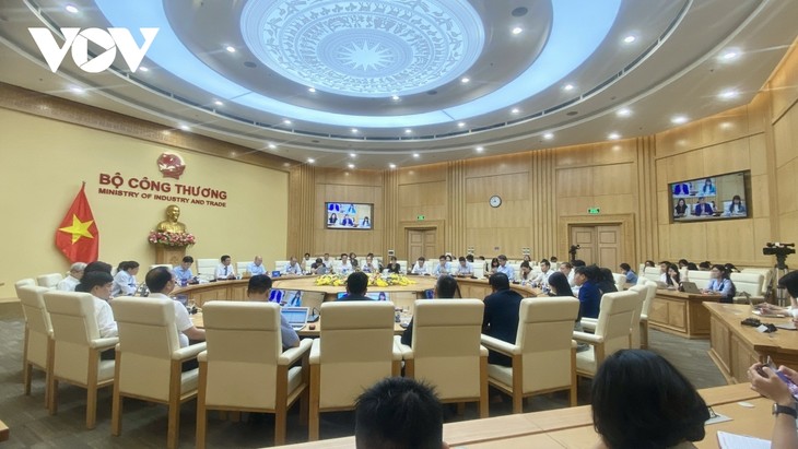 Vietnam ramps up trade promotion to hit 12% export growth in 2025 - ảnh 1