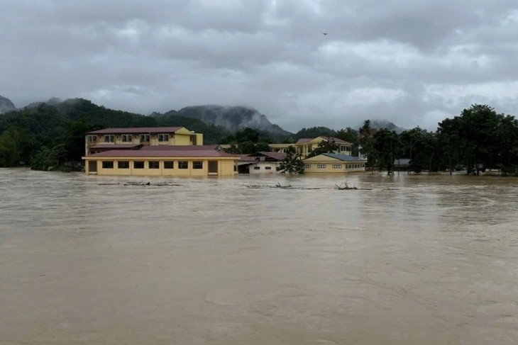Historic floods devastate northern provinces - ảnh 1