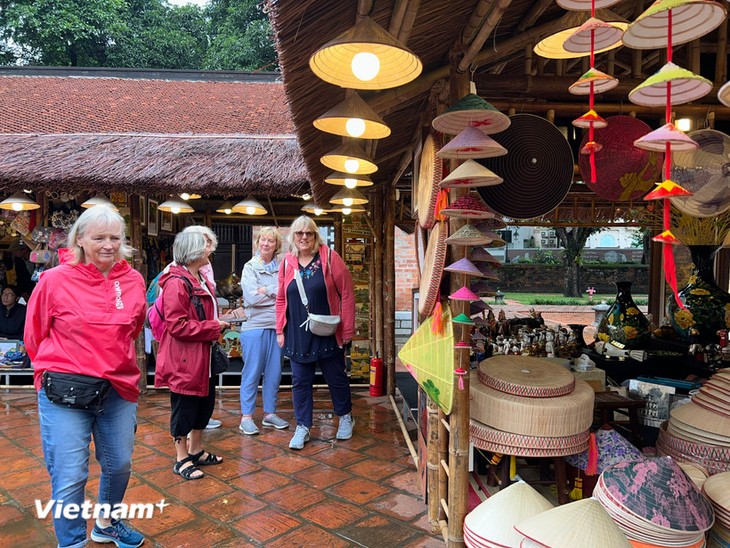 International arrivals to Vietnam in October hit a record high  - ảnh 1