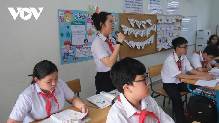 Turning English into real-world experiences: inspiring story of teacher Do Uyen - ảnh 2
