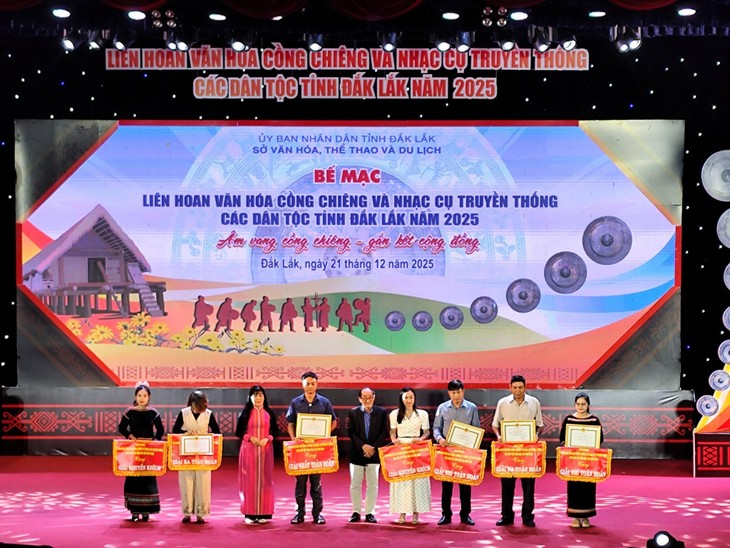 Gong culture and traditional musical instrument festival closes - ảnh 1