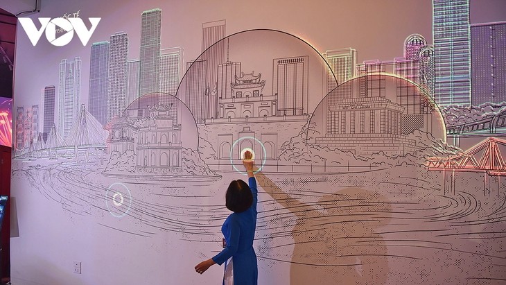Hanoi’s cultural legacy comes alive through digital light and technology - ảnh 1