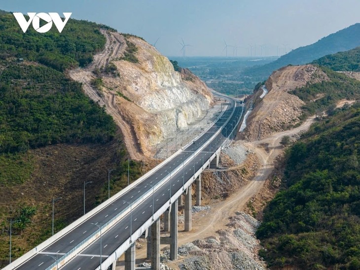 2025 seen as breakthrough year for Vietnam’s infrastructure - ảnh 2