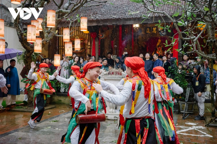 Hanoi’s ancient gate-opening ritual for Lunar New Year reenacted  - ảnh 27