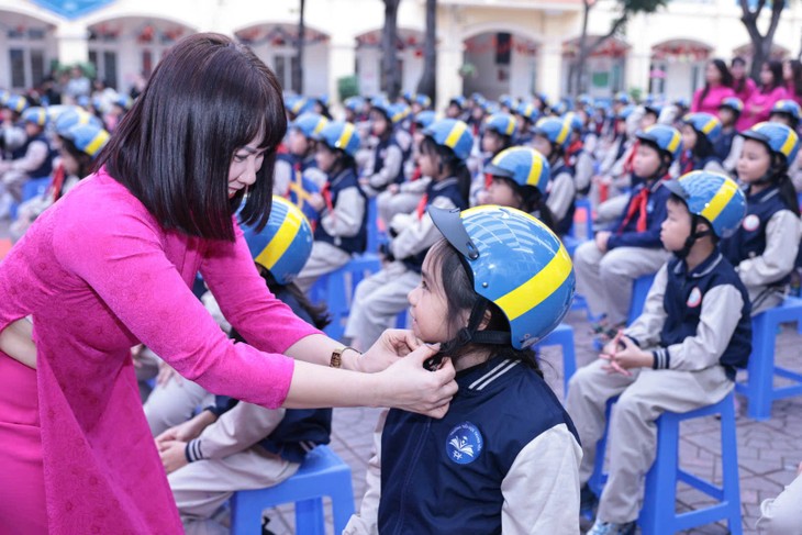 Helmets for the future: Protecting Hanoi’s young riders - ảnh 3