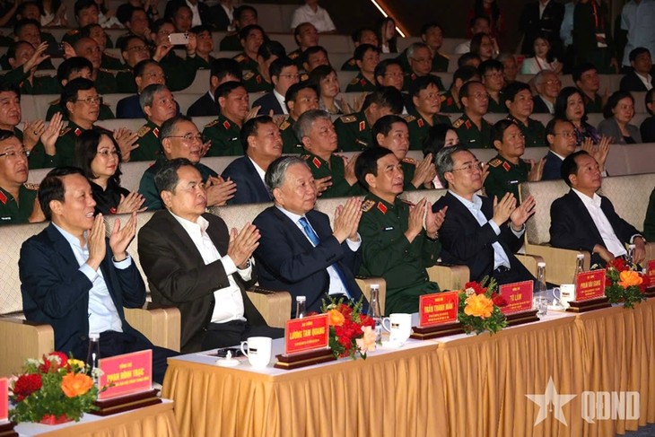Military Symphony Orchestra debuts in Hanoi - ảnh 1
