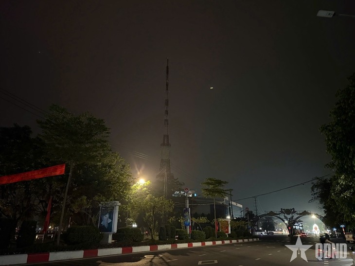 Vietnam saves 463,000 kWh of electricity during Earth Hour 2026 - ảnh 1