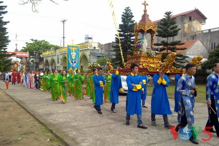 芒街茶古教徒欢度复活节 - ảnh 2