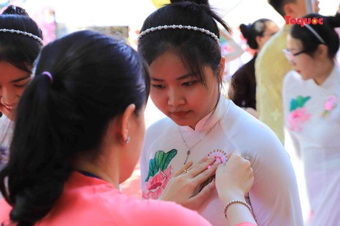 All Souls' Day festival  in Danang’s Marble Mountain relic site - ảnh 13