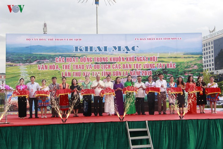 Khai mạc ngày hội văn hóa, thể thao, du lịch các dân tộc vùng Tây Bắc - ảnh 1