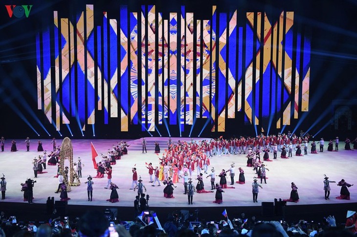 Toàn cảnh lễ khai mac Sea Games 30 - ảnh 10