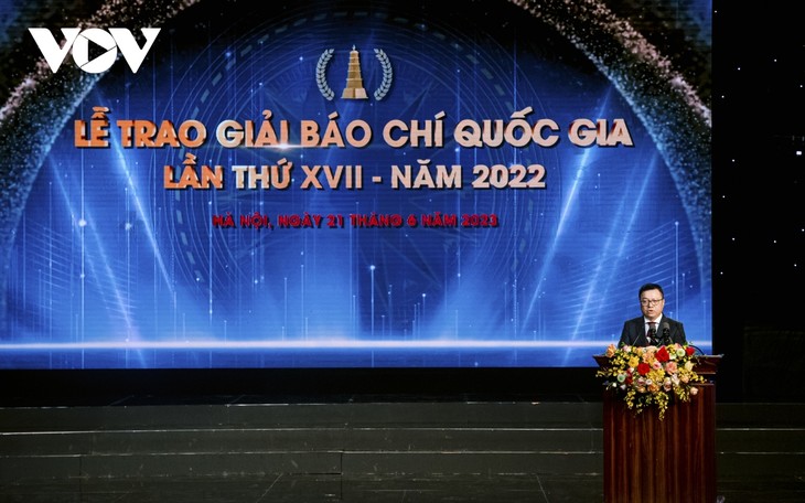 Toàn cảnh Lễ trao Giải Báo chí Quốc gia lần thứ 17 năm 2022 - ảnh 5