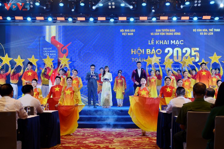 Tưng bừng khai mạc Hội báo toàn quốc 2025 - ảnh 1