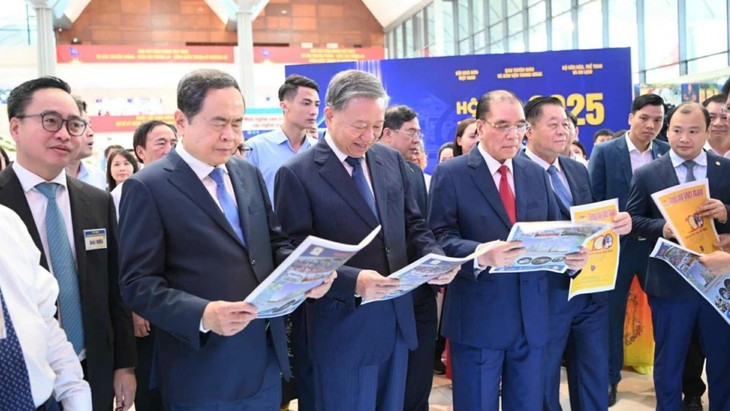 Hội báo toàn quốc 2025: Nhiều hoạt động sôi nổi tại gian trưng bày của VOV - ảnh 1