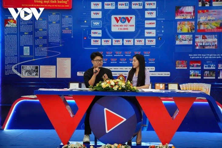 Hội báo toàn quốc 2025: Nhiều hoạt động sôi nổi tại gian trưng bày của VOV - ảnh 10
