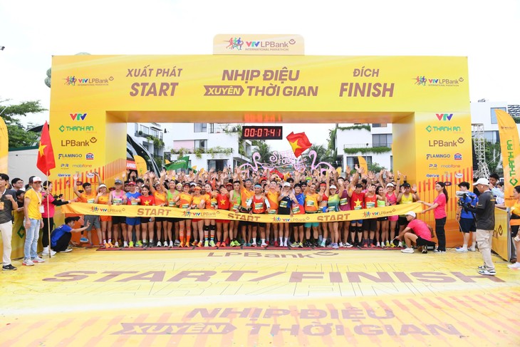 Rực rỡ sắc màu tại đường chạy VTV LPBank - Nhịp điệu xuyên thời gian - ảnh 6