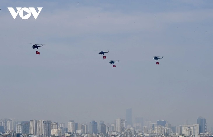 Tổng hợp luyện diễu binh: Tiêm kích, trực thăng bay trên Quảng trường Ba Đình - ảnh 5