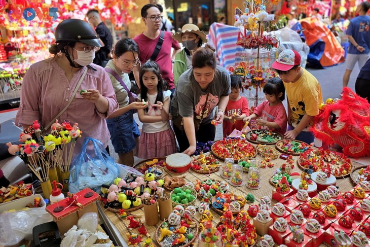 Nhộn nhịp không khí đón Tết Trung thu tại phố cổ Hà Nội - ảnh 12