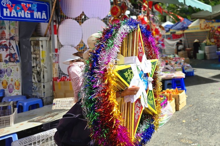 Nhộn nhịp không khí đón Tết Trung thu tại phố cổ Hà Nội - ảnh 7