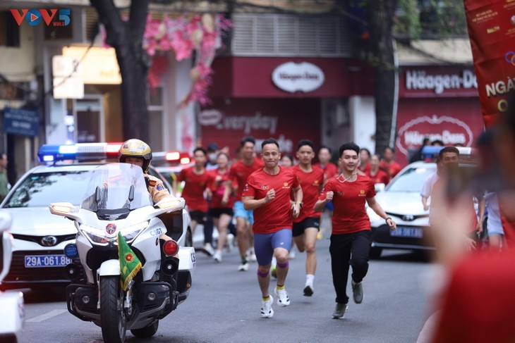 Hàng triệu người tham gia Ngày chạy Vì sức khỏe toàn dân - ảnh 10