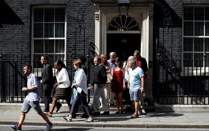 Incendie de Londres: Theresa May reçoit des victimes et promet des actions immédiates - ảnh 1