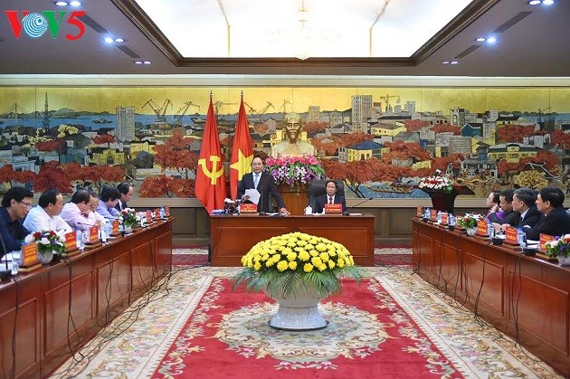 Nguyen Xuan Phuc rencontre l’électorat de la ville de Hai Phong - ảnh 2