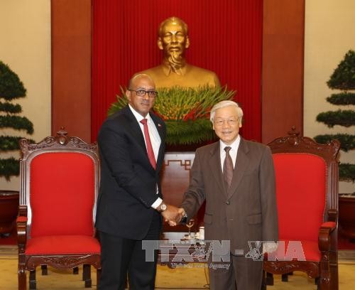 Nguyên Phu Trong reçoit l’ambassadeur cubain Herminio Lopez Diazt - ảnh 1